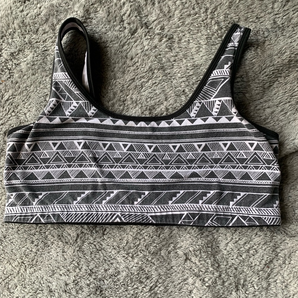Victoria’s Secret pink sports bra